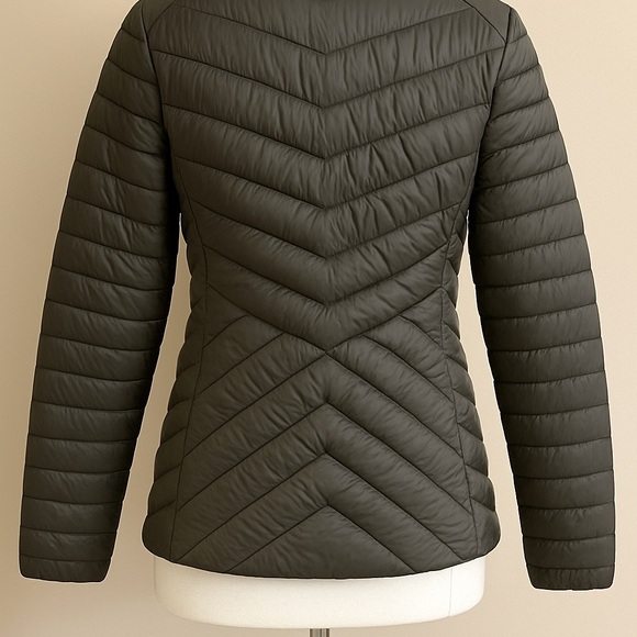 Women’s Medium Packable Down Puffer Jacket - Picture 11 of 14